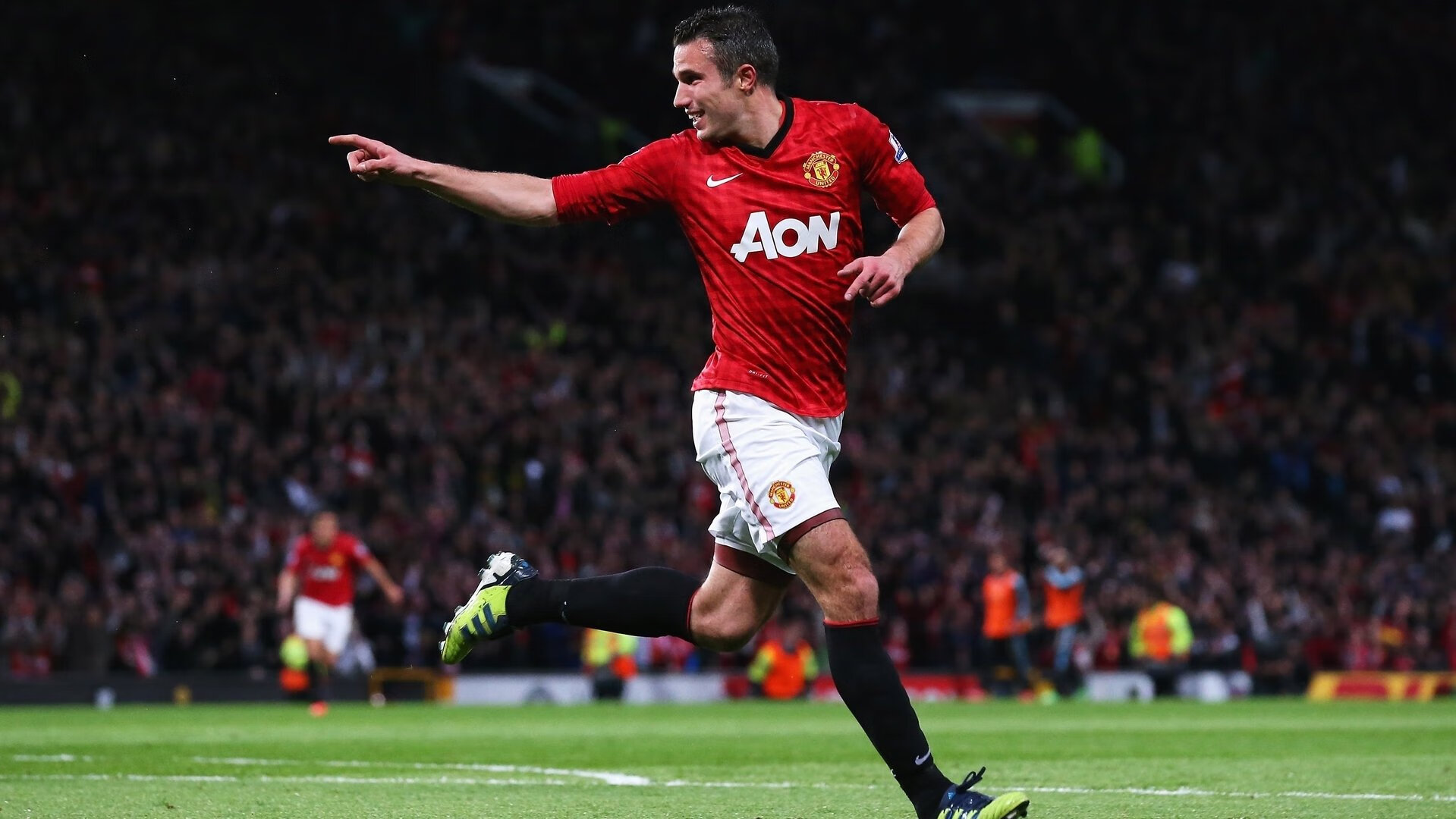 哈维·西蒙斯转会至巴黎圣日耳曼，哈维梅西